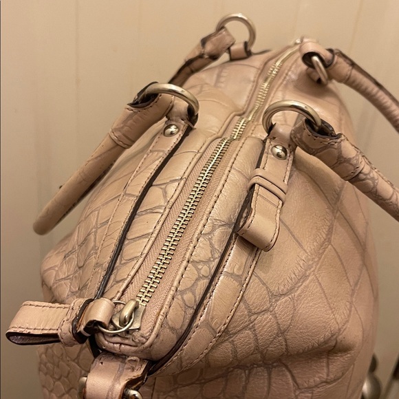 Coach, please check all picture of condition - Picture 6 of 17